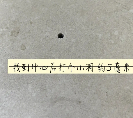昭平瓷砖空鼓维修公司专业解答在瓷砖铺贴过程中，如果砂料搅拌不均匀，将会带来以下问题