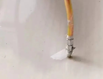 昭平瓷砖空鼓维修公司专业解答在瓷砖铺贴过程中，如果使用的砂料过粗（如全部使用了粗砂），可能会导致以下问题